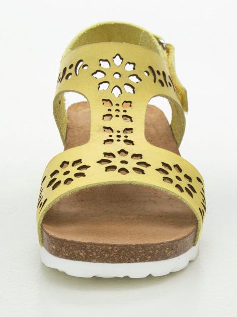 Naturläufer Bio-Keilsandale mit Lasercut im Blumenmuster Artikelnummer: 1828696.00001 Begrenzte Freigabe