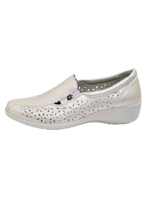 Naturläufer Slipper mit sommerlicher Lochung Artikelnummer: 1559616 Muttertagsangebot