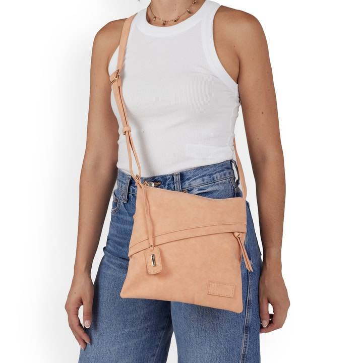 Remonte Artikelnummer Q0619-38 remonte Handtasche lachsfarben Riesige Ersparnisse