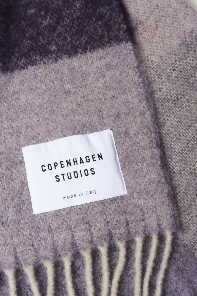 Studio Copenhagen CPH SHAWL 4 wool mix purple im Angebot
