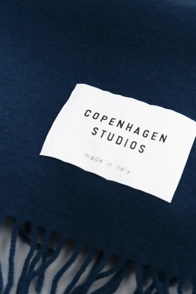 Studio Copenhagen CPH SHAWL 6 wool mix night blue Neuheiten