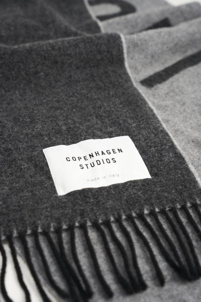 Studio Copenhagen CPH SHAWL 1 wool mix black Tiefpreis