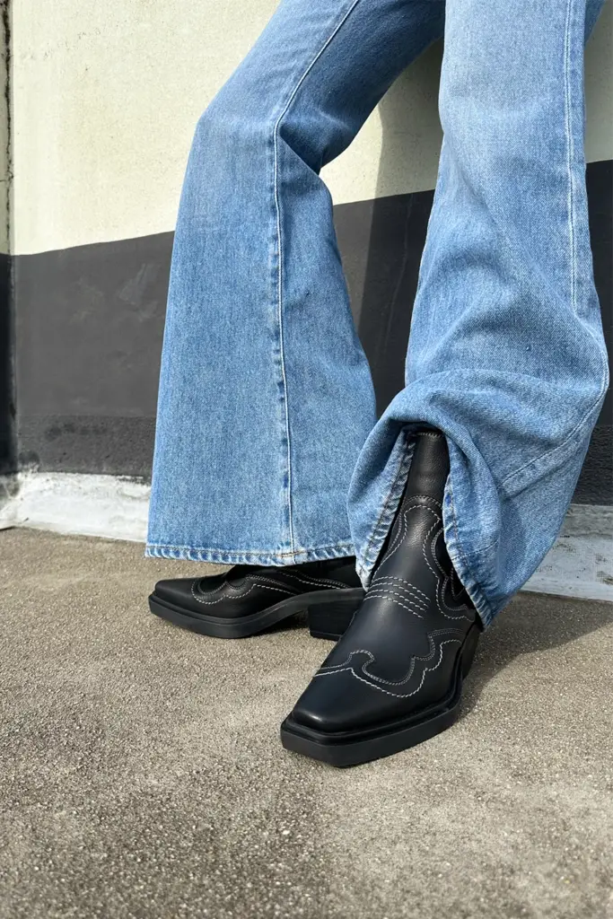 Studio Copenhagen CPH232 leather black Kostenloser Versand international